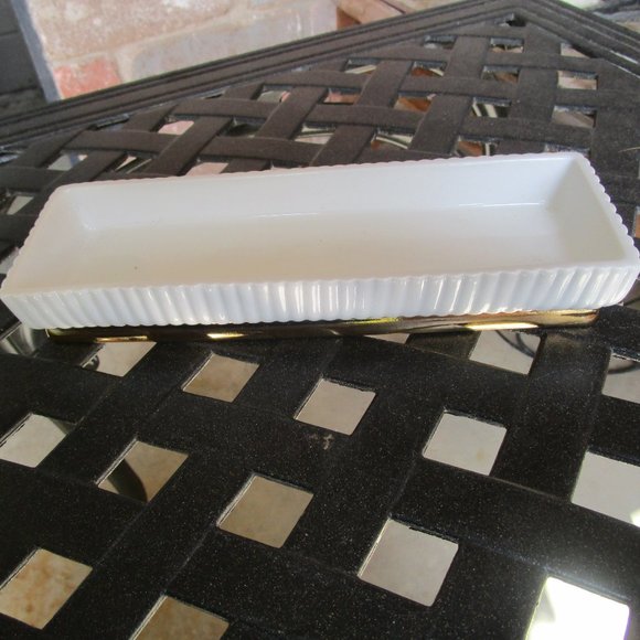 2006 ESTEE LAUDER Porcelain White Ribbed 8" Gold Vanity or Brush Tray - Picture 6 of 9